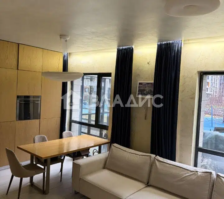 Продаётся 1-комнатная квартира, 68 м²