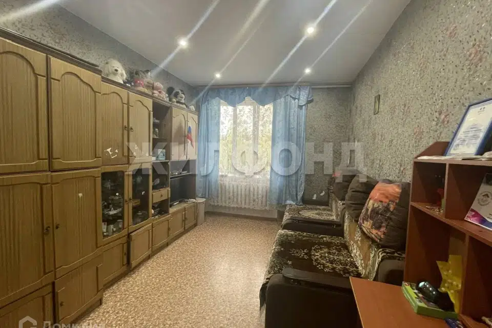 Продаётся 1-комнатная квартира, 42.4 м²