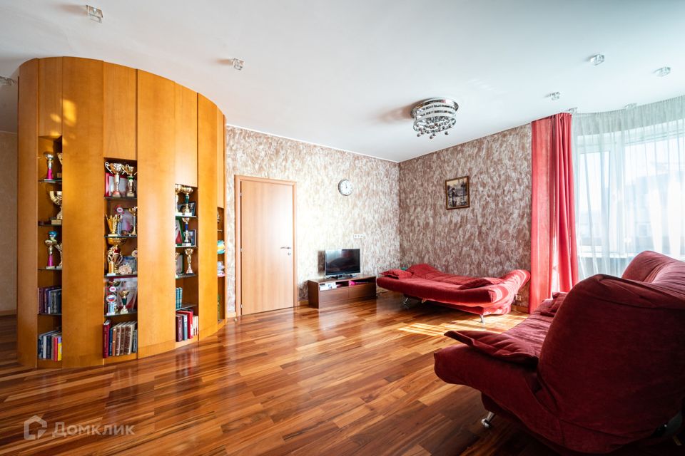 Продаётся 5-комнатная квартира, 162.7 м²