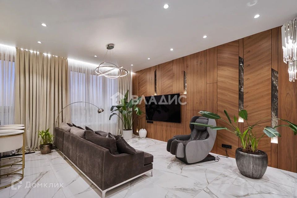 Продаётся 3-комнатная квартира, 105 м²