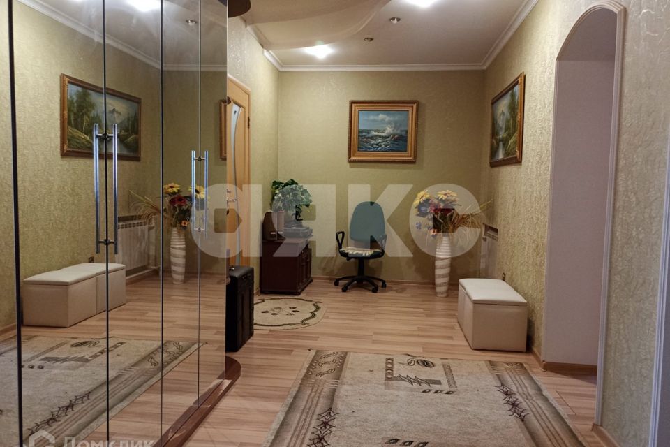 Продаётся 1-комнатная квартира, 66.7 м²