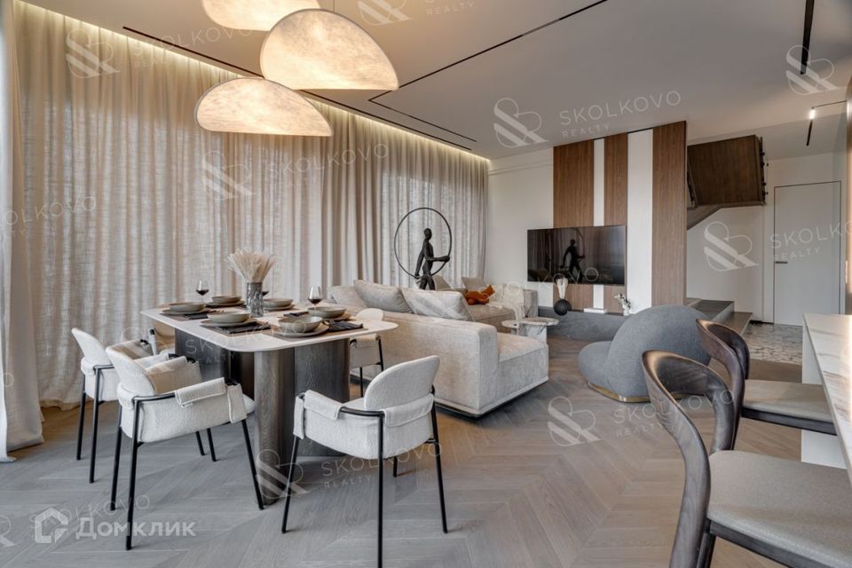 Продаётся 4-комнатная квартира, 165 м²