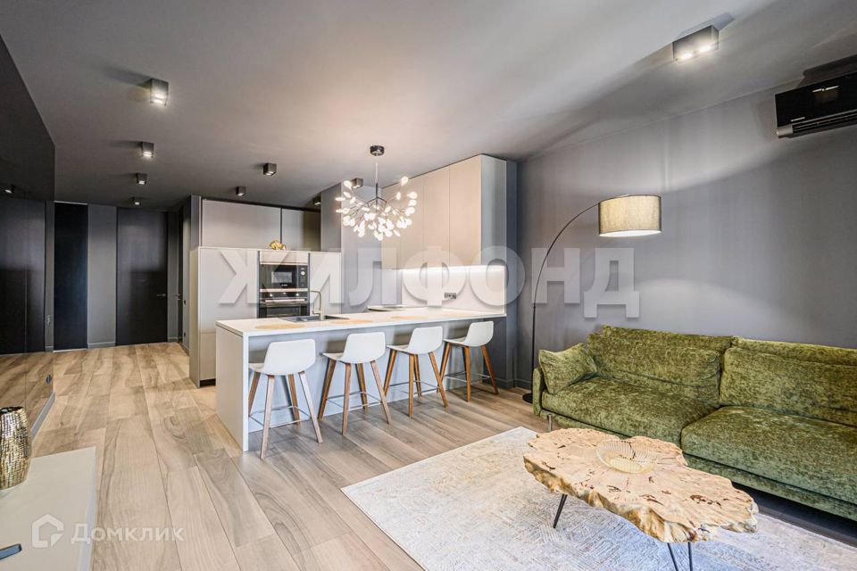 Продаётся 3-комнатная квартира, 105 м²