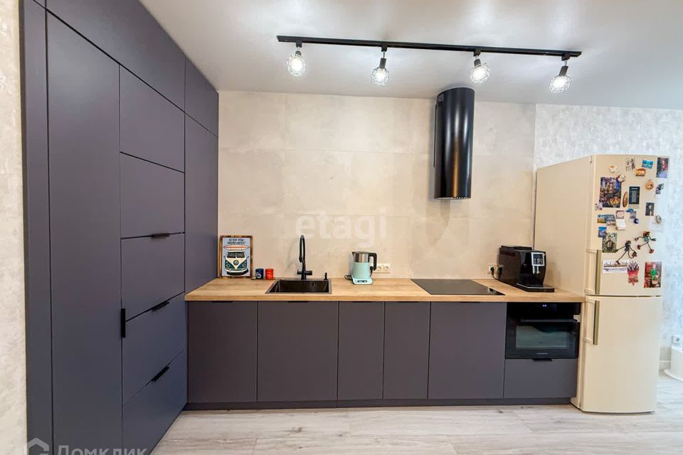 Продаётся 1-комнатная квартира, 47.6 м²