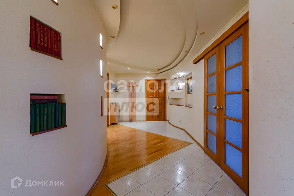 Продаётся 4-комнатная квартира, 169 м²