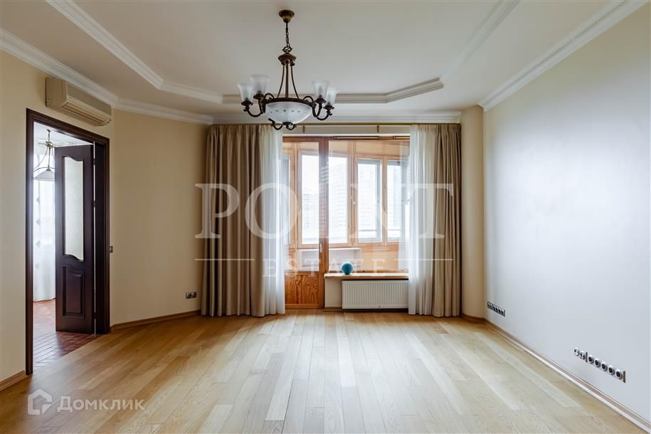 Продаётся 3-комнатная квартира, 132 м²