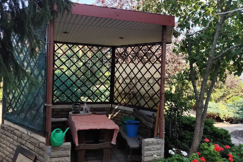 Продаётся 2-этажный дом, 300 м²