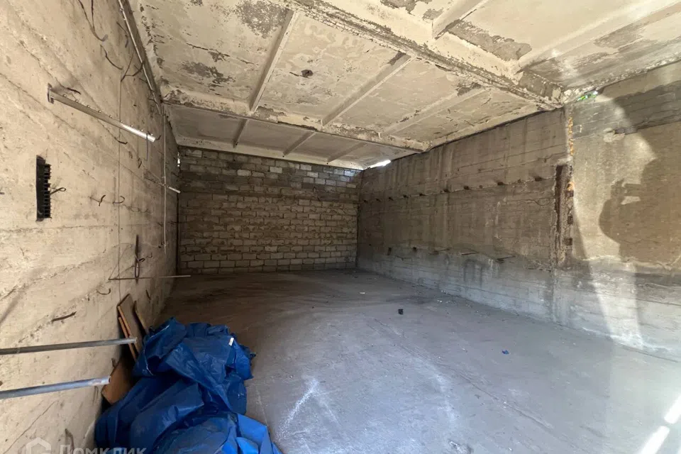 Сдаётся машиноместо, 100 м²