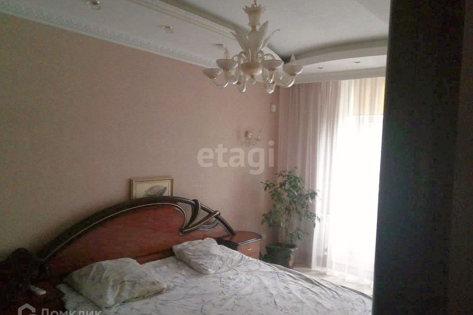 Продаётся 4-комнатная квартира, 97 м²