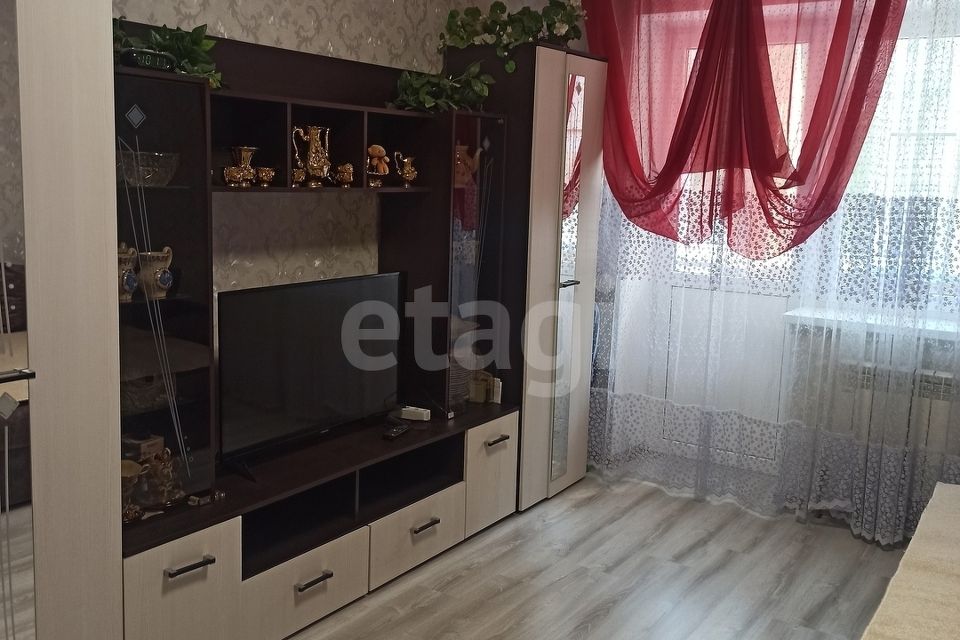 Продаётся 1-комнатная квартира, 41.7 м²
