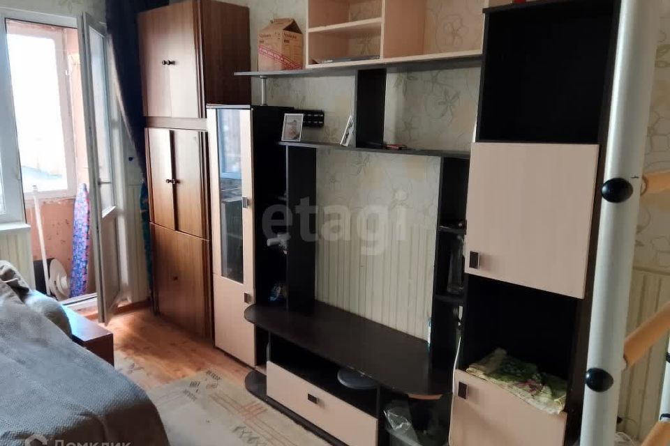 Продаётся комната в 2-комн. квартире, 48 м²