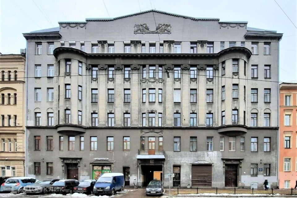 Продаётся 5-комнатная квартира, 178.9 м²