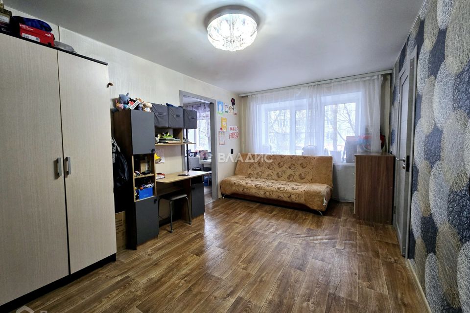 Продаётся 3-комнатная квартира, 43.4 м²