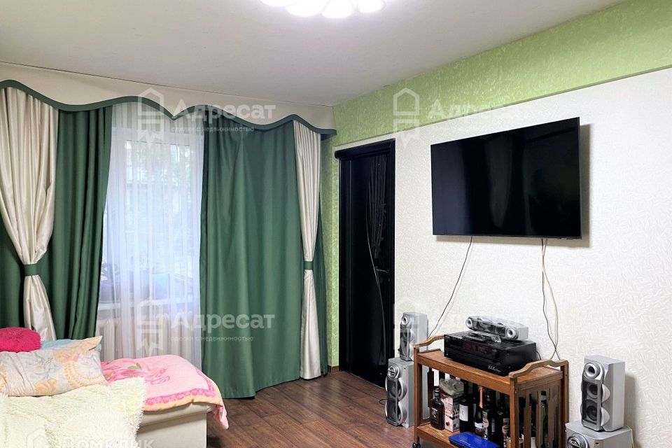Продаётся 4-комнатная квартира, 57.9 м²