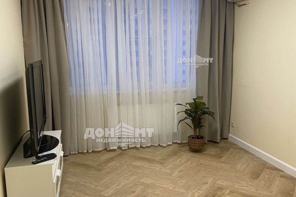 Продаётся 1-комнатная квартира, 43 м²