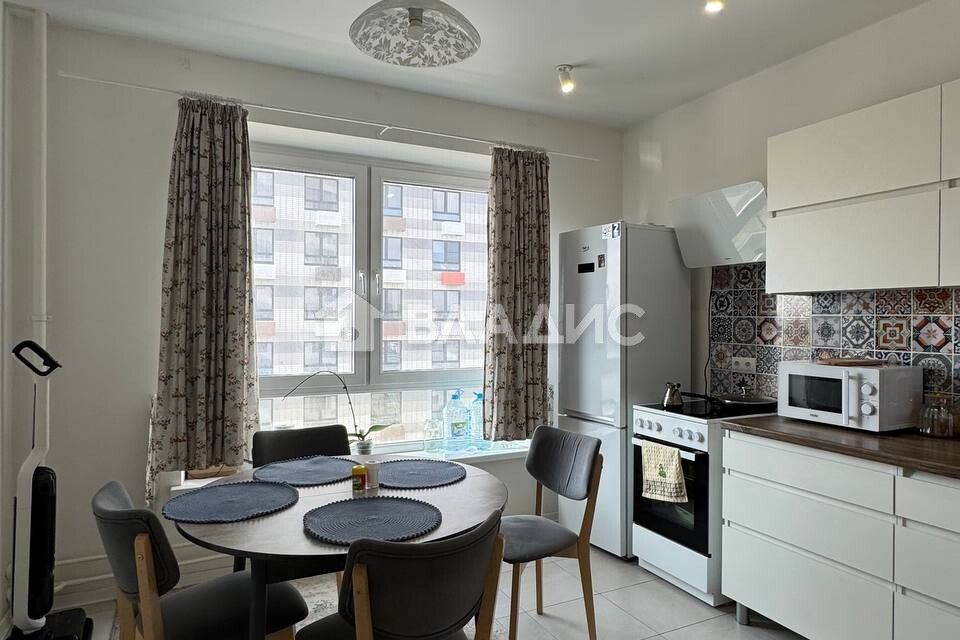 Продаётся 2-комнатная квартира, 64.7 м²