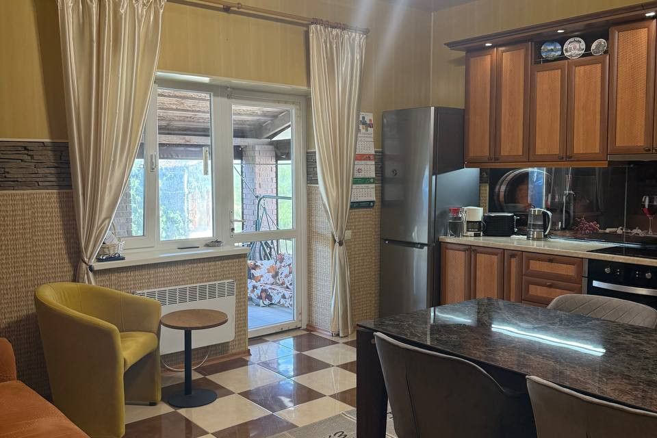 Продаётся 2-этажный дом, 104 м²