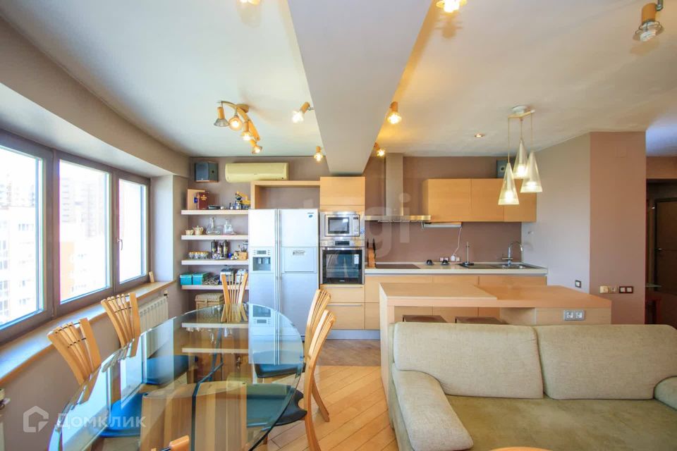 Продаётся 2-комнатная квартира, 84.6 м²
