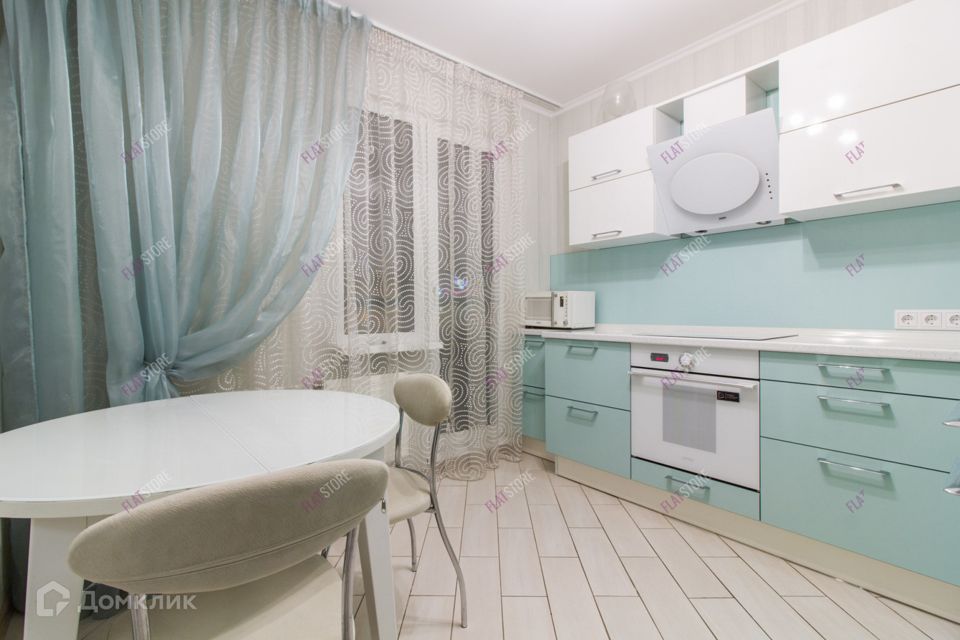 Сдаётся 2-комнатная квартира, 57 м²