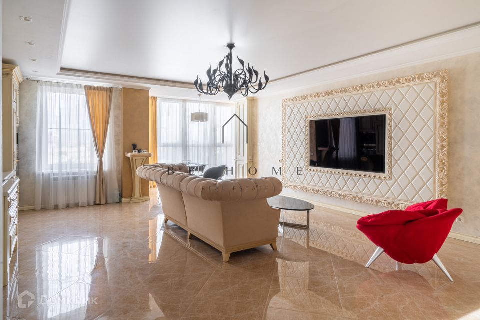 Сдаётся 3-комнатная квартира, 135 м²