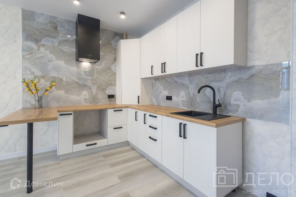 Продаётся 1-комнатная квартира, 42 м²