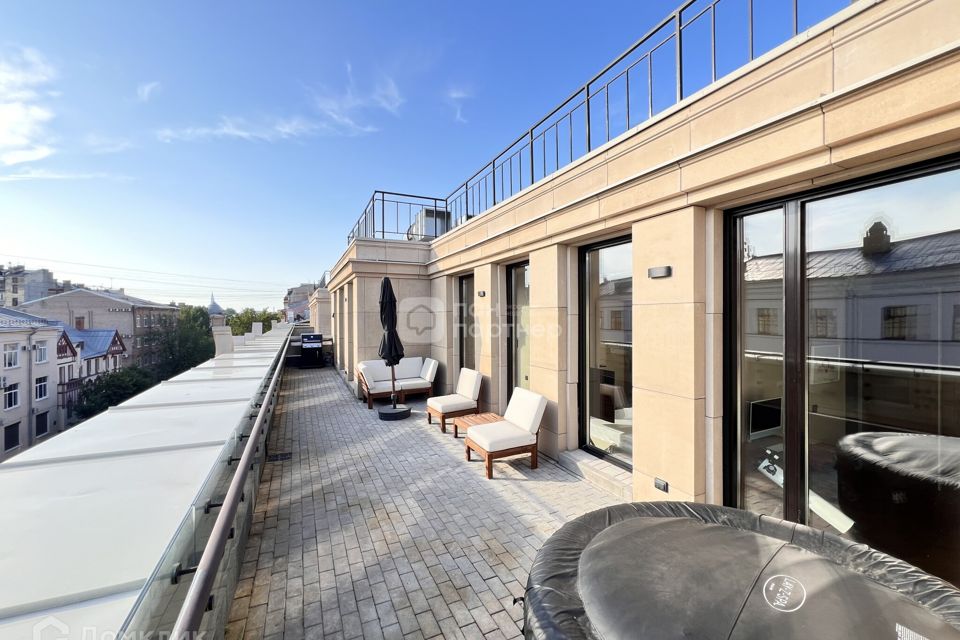 Продаётся 2-комнатная квартира, 109.3 м²