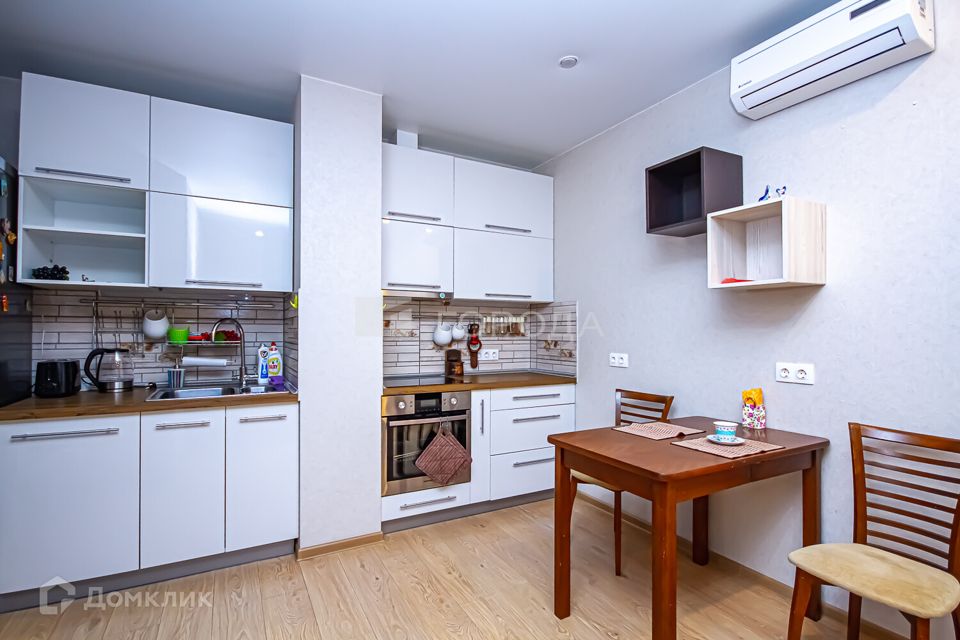 Сдаётся 2-комнатная квартира, 70 м²