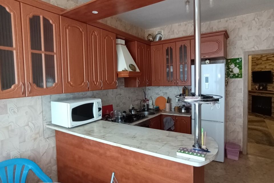 Продаётся 4-комнатная квартира, 98 м²