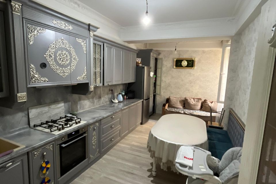 Продаётся 3-комнатная квартира, 108 м²