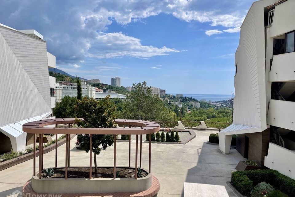 Продаётся 3-комнатная квартира, 104.1 м²
