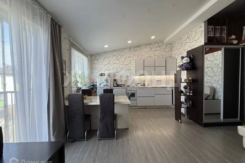 Продаётся 2-комнатная квартира, 57.7 м²
