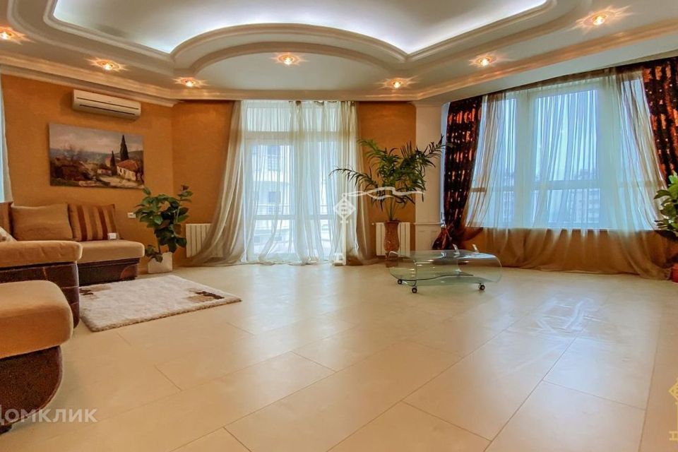 Продаётся 2-комнатная квартира, 122.7 м²