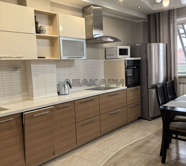 Сдаётся 3-комнатная квартира, 98 м²