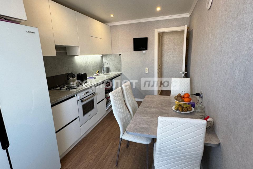 Продаётся 4-комнатная квартира, 75 м²