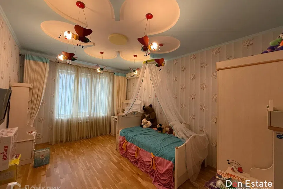Продаётся 4-комнатная квартира, 163 м²