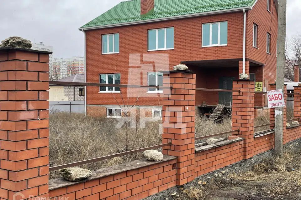 Продаётся 3-этажный дом, 354 м²