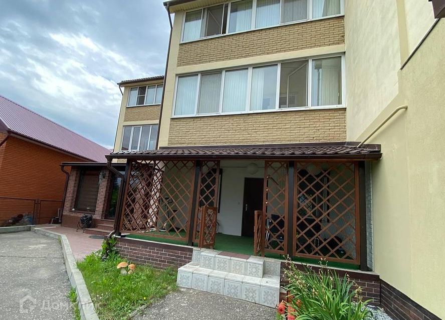 Продаётся 2-комнатная квартира, 152.1 м²