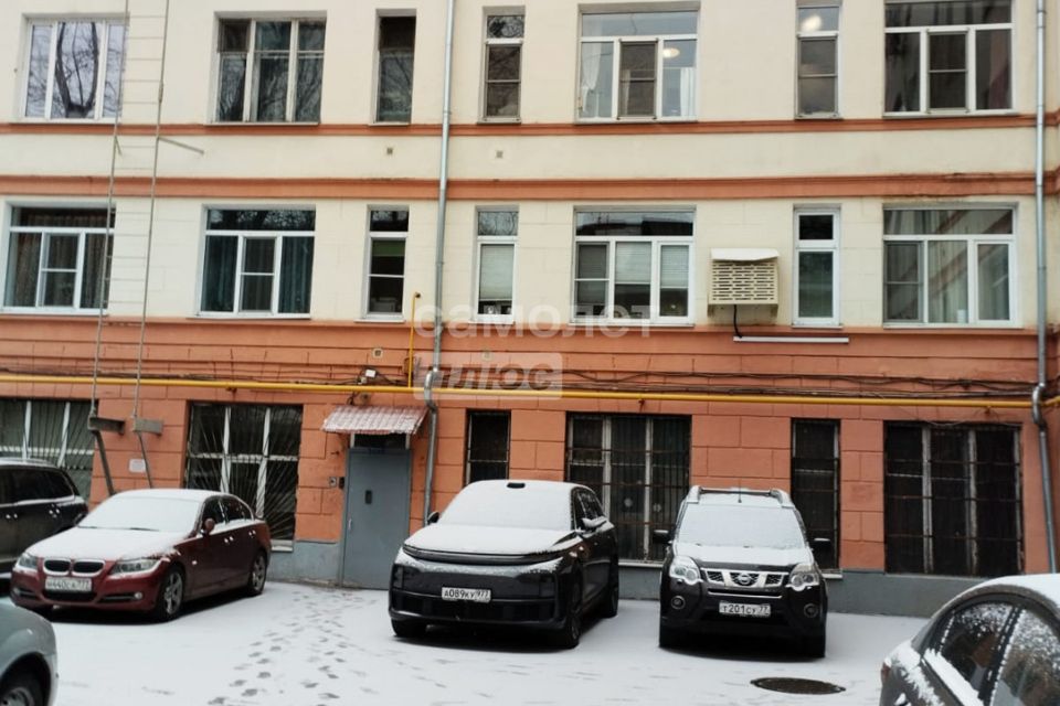 Продаётся комната в 6-комн. квартире, 18.5 м²