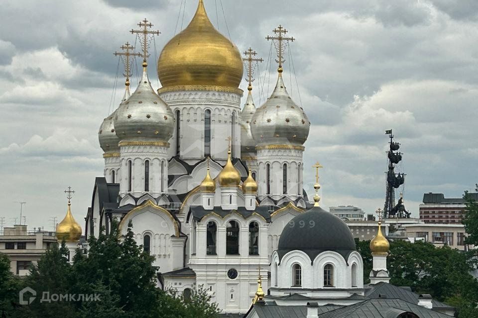 Продаётся 4-комнатная квартира, 183 м²