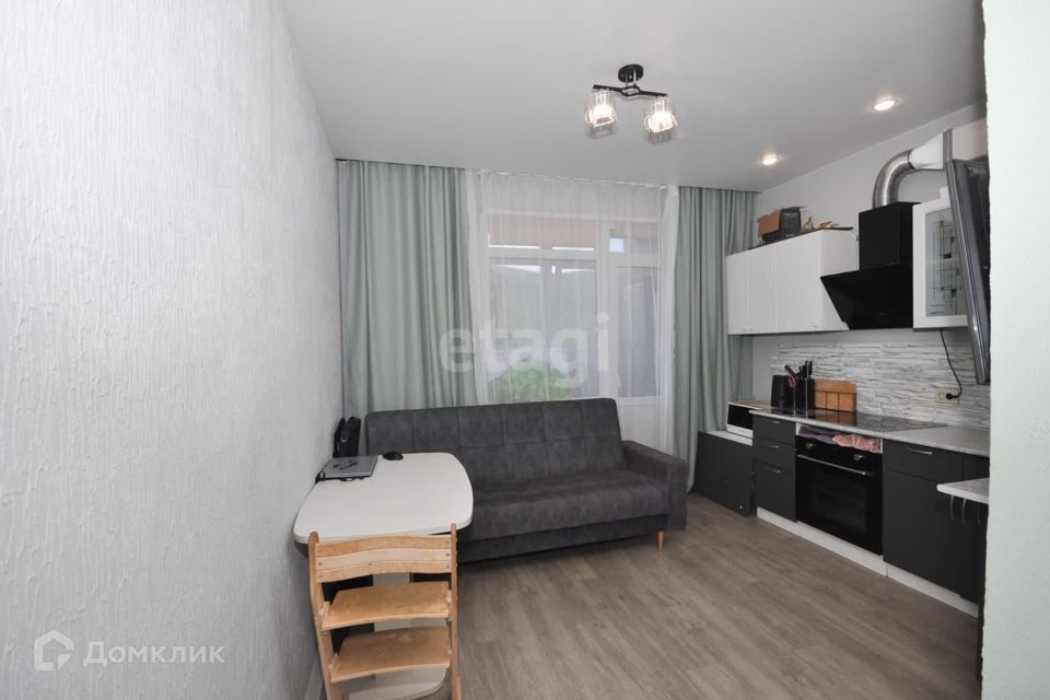 Продаётся 1-комнатная квартира, 39.67 м²