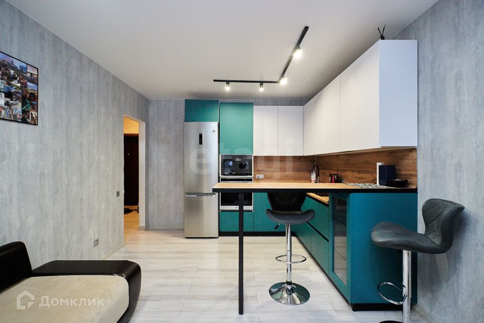 Продаётся 1-комнатная квартира, 42 м²