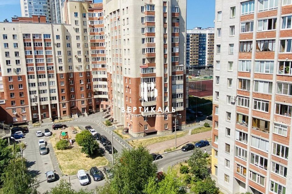 Продаётся 3-комнатная квартира, 140.3 м²