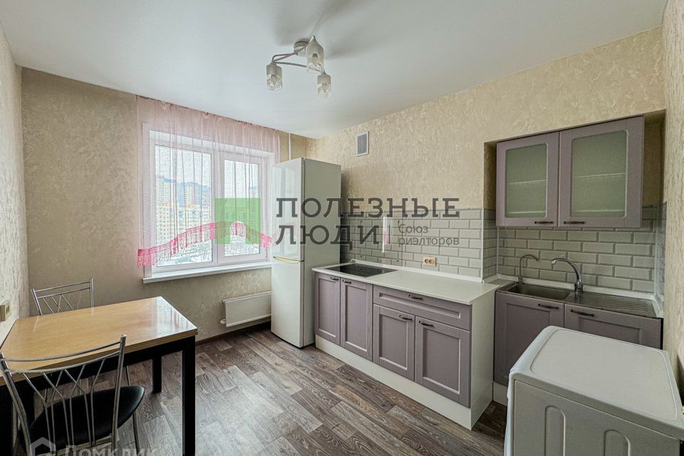 Сдаётся 2-комнатная квартира, 56 м²