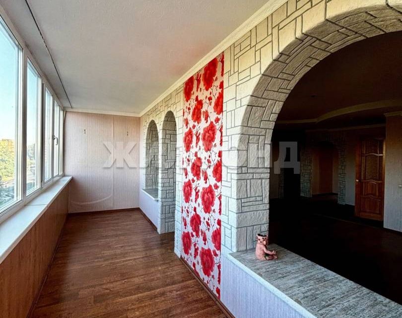 Продаётся 4-комнатная квартира, 116 м²