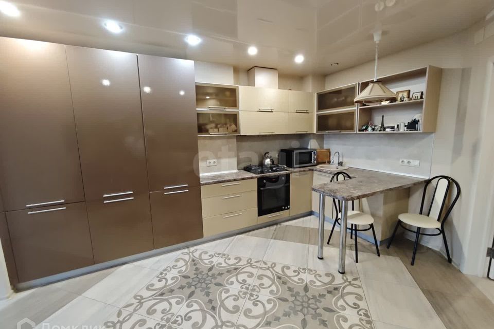 Продаётся 2-комнатная квартира, 65.1 м²