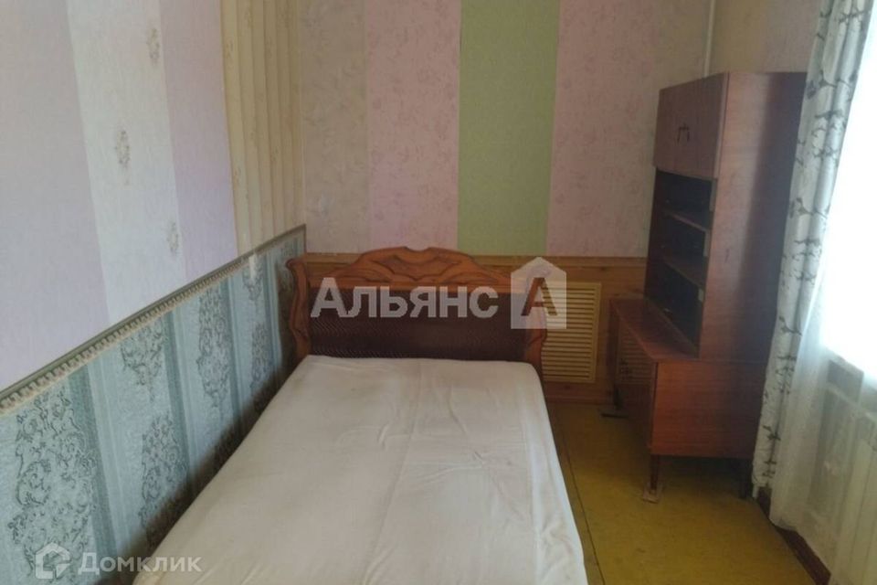 Продаётся 4-комнатная квартира, 60.7 м²