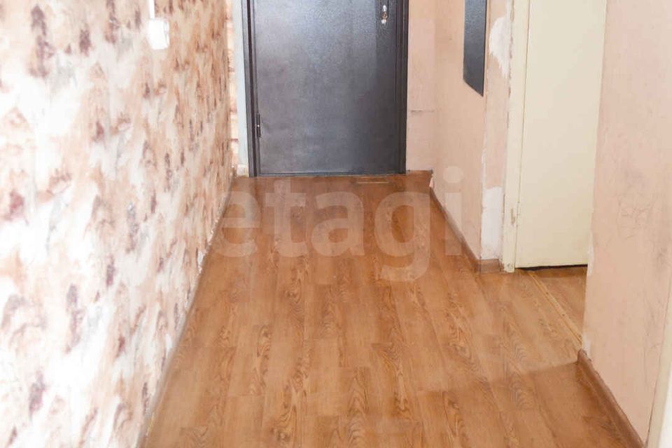 Продаётся 3-комнатная квартира, 50.4 м²