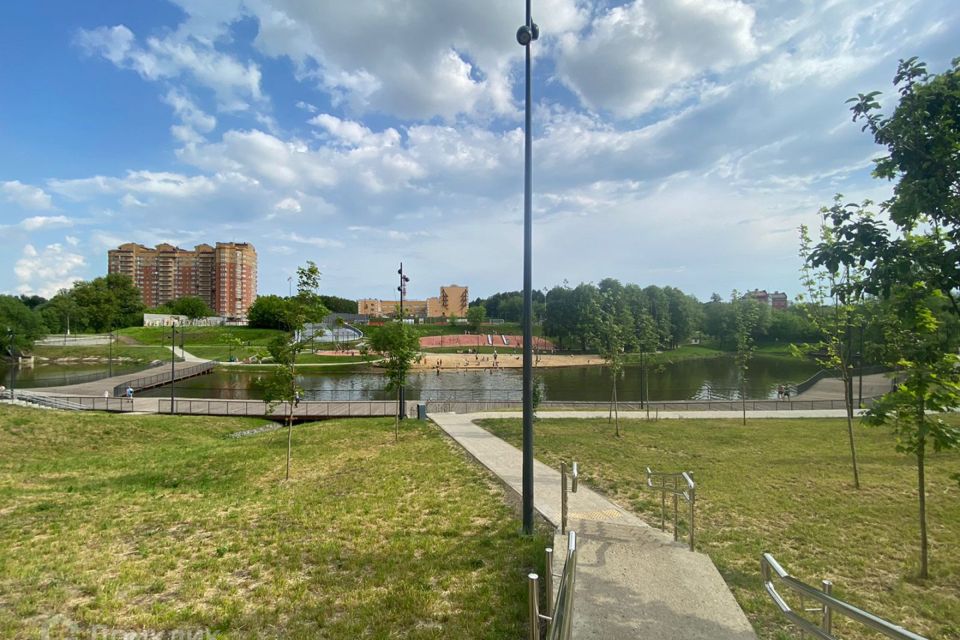 Продаётся 2-комнатная квартира, 102.2 м²