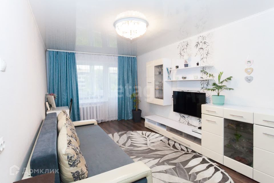 Продаётся 3-комнатная квартира, 61.7 м²