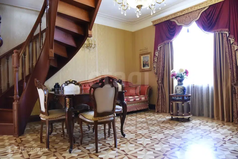 Продаётся 5-комнатная квартира, 155 м²